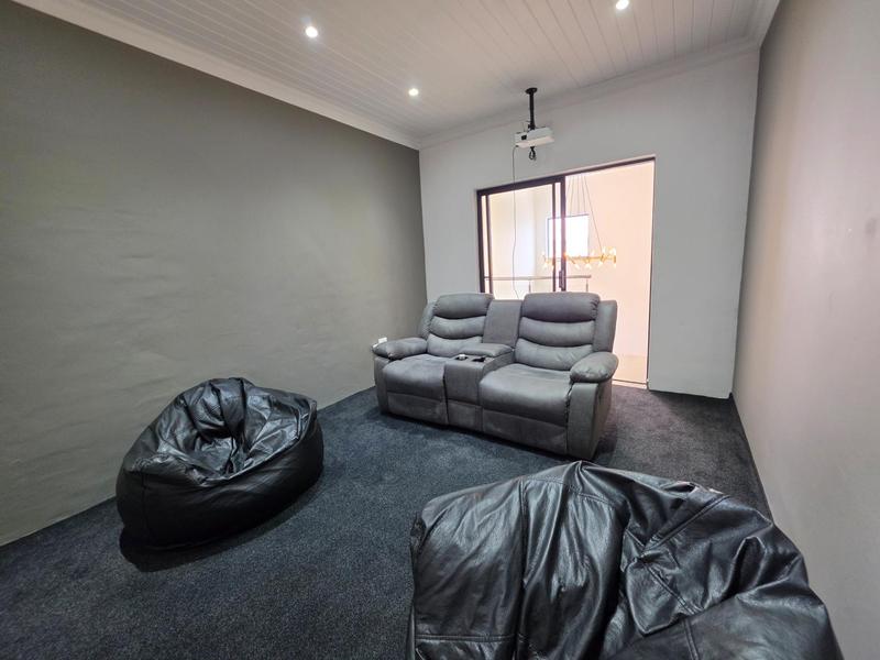 4 Bedroom Property for Sale in Shelley Point Western Cape